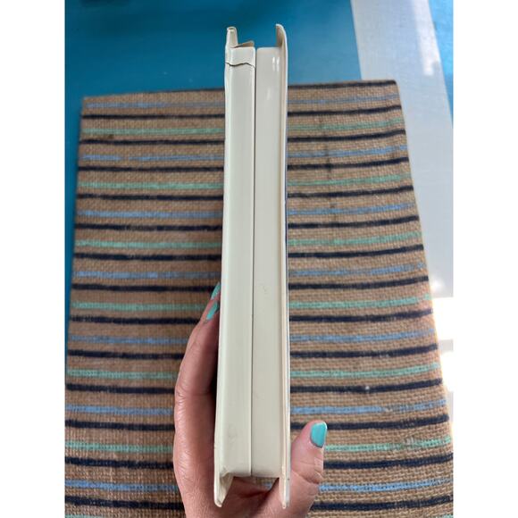 Walt Disney’s Pollyanna 1996 Vintage VHS Tape – Clamshell Case – Pre-Loved - Picture 4 of 8